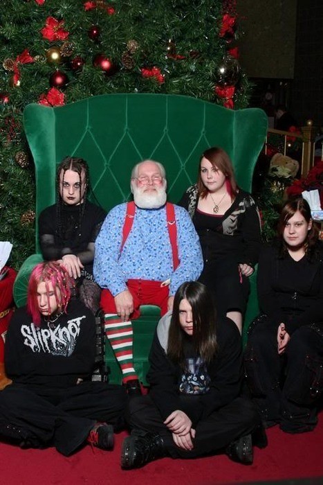 awkward-family-photo-christmas-goth